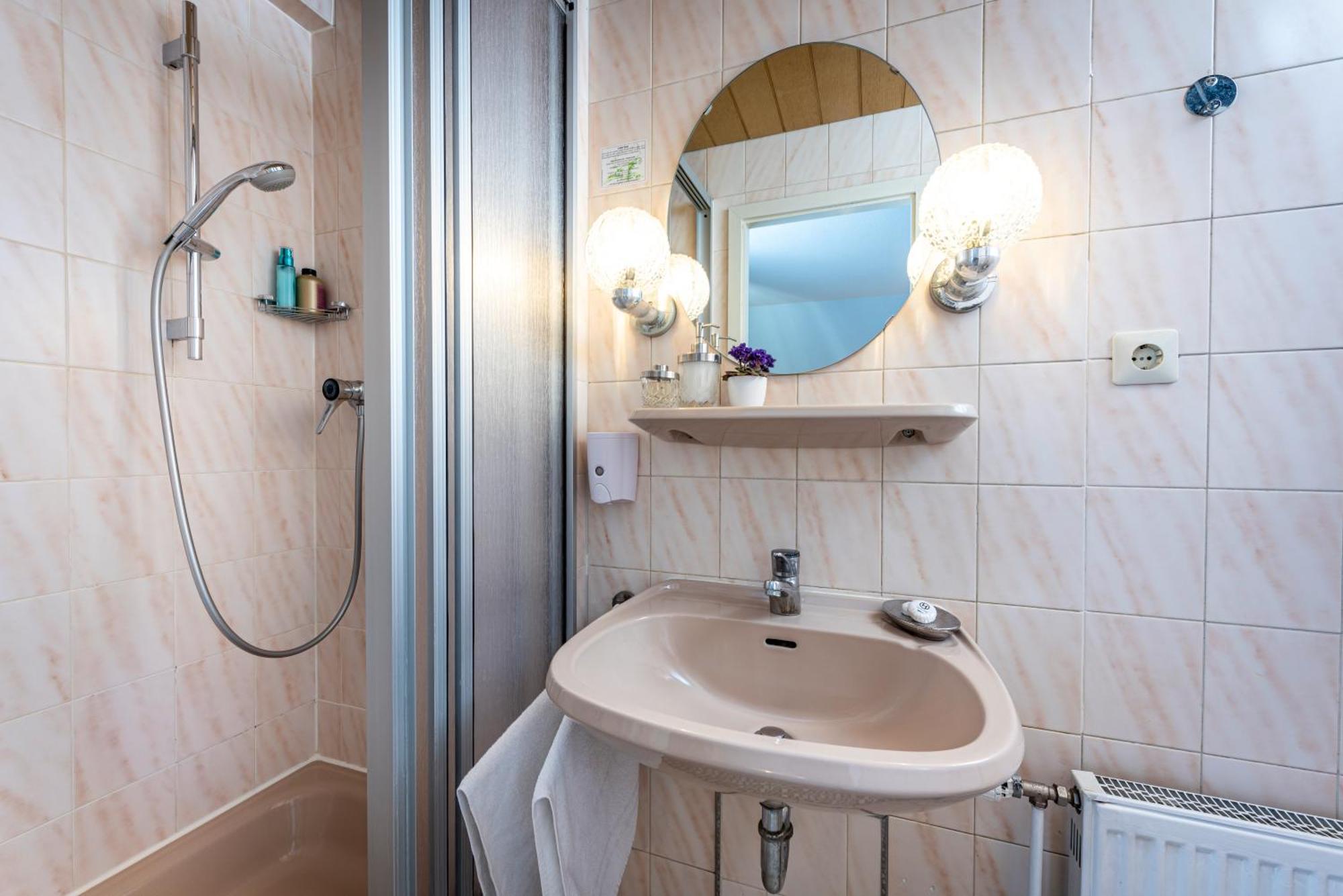 Hotel Ratskeller Lauda Zimmer foto